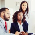Konfliktmanagement in multikulturellen Teams: Sprachliche Lösungsansätze