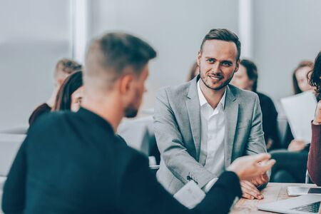 Die Bedeutung von Coaching und Mentoring für die berufliche Weiterentwicklung in Deutschland
