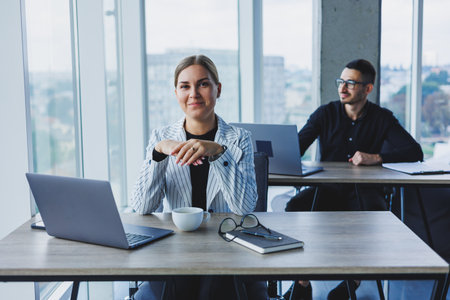 Die perfekte ergonomische Büroausstattung für das Homeoffice: Stühle, Tische und Zubehör im Vergleich