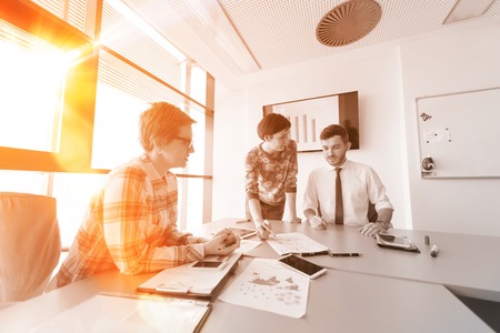 Agiles Projektmanagement in deutschen Unternehmen: Chancen und Herausforderungen