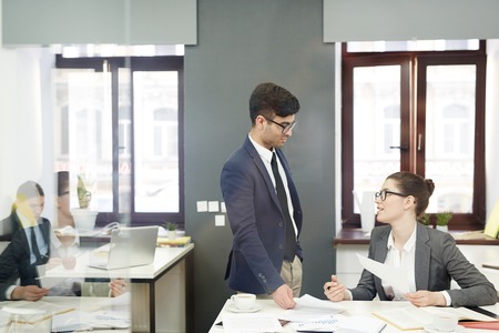 Gesunde Ernährung trotz Bürostress: Praktische Lösungen für den Arbeitsalltag