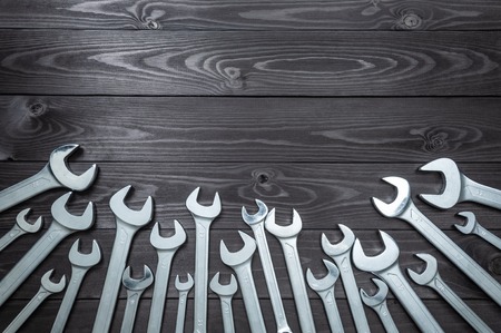 Typische Klauseln im deutschen Arbeitsvertrag und ihre Auswirkungen