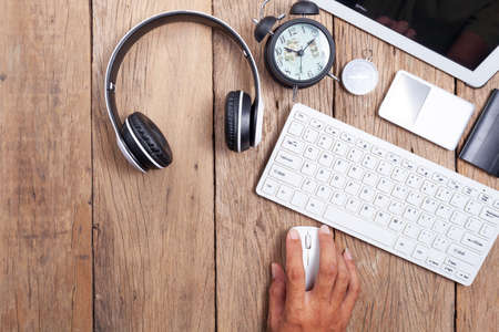 Digital Detox im Berufsalltag: Warum Bildschirmpausen so wichtig sind