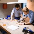 Die Rolle der Berufsberatung in Deutschland: Wie unterstützt sie bei der Wahl zwischen Studium und Ausbildung?