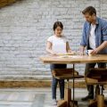 Familienfreundlichkeit und Lohnnebenkosten: Wie wirken sich Elternzeit und Co. aus?