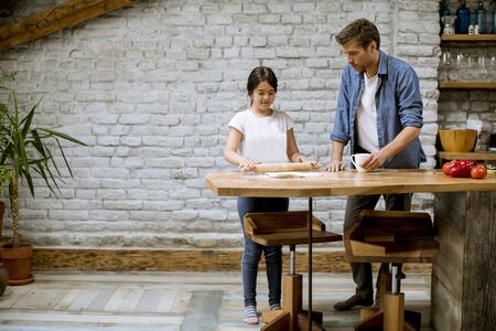 Familienfreundlichkeit und Lohnnebenkosten: Wie wirken sich Elternzeit und Co. aus?